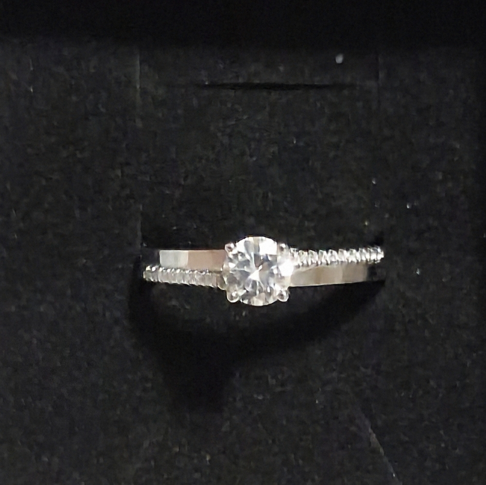 Moissanite Solitaire Ring Set In 925 SS Size 8